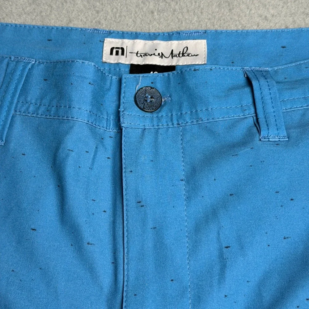 TravisMathew Mens Blue Fleck Stretch Golf Shorts Size 40 Help Wanted Patch
